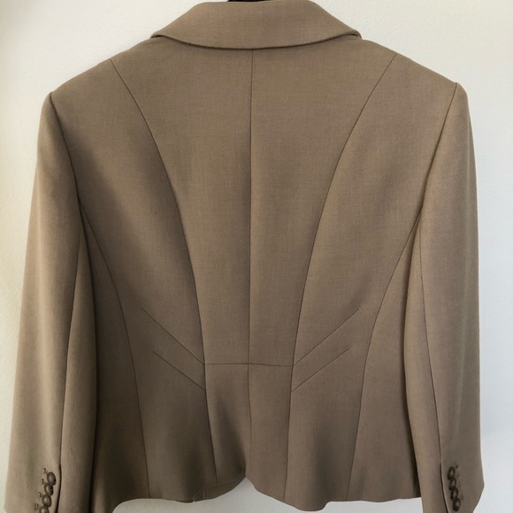 Blazer - Picture 4 of 10